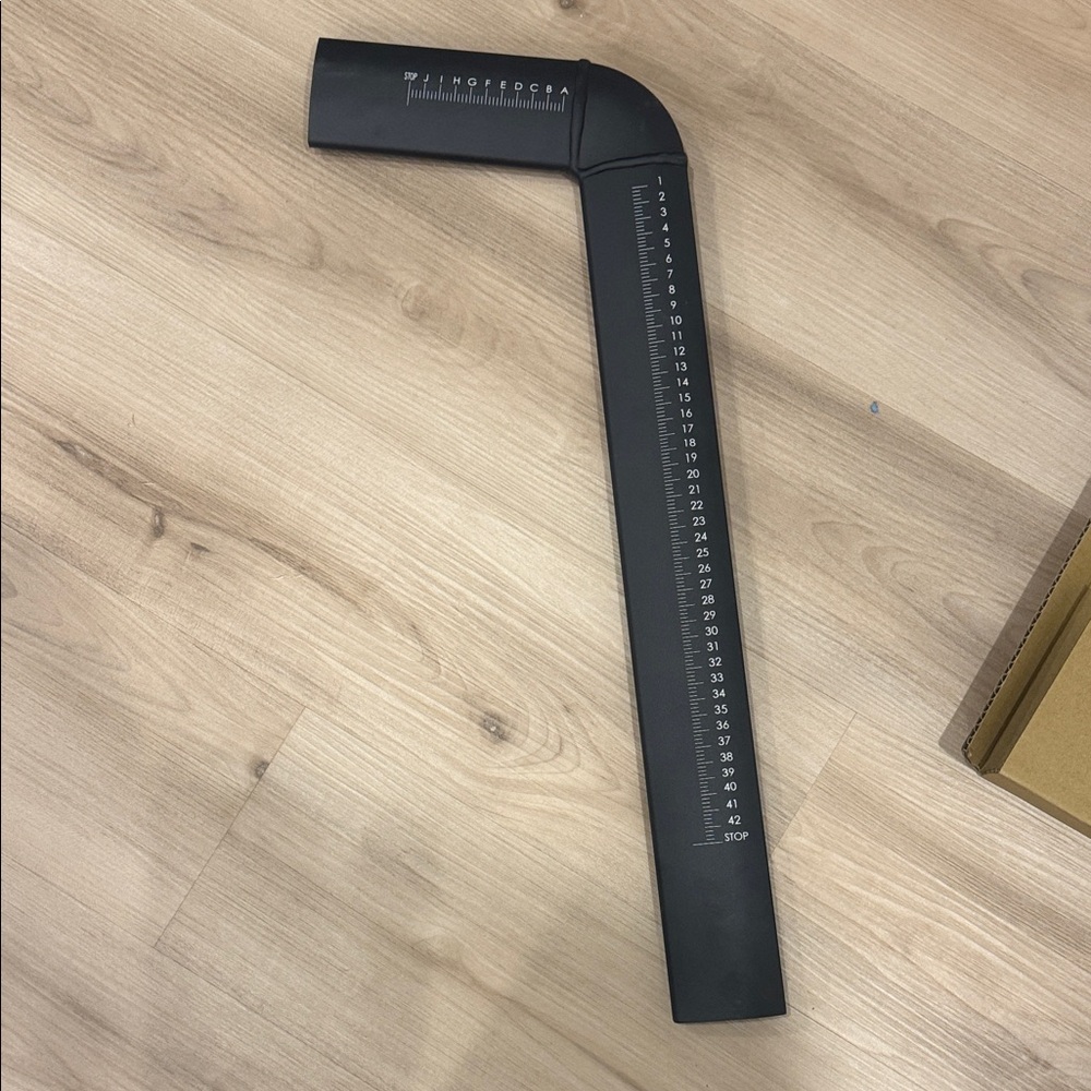 Peloton Seat Post Repair Component in Black - Picture 3 of 3